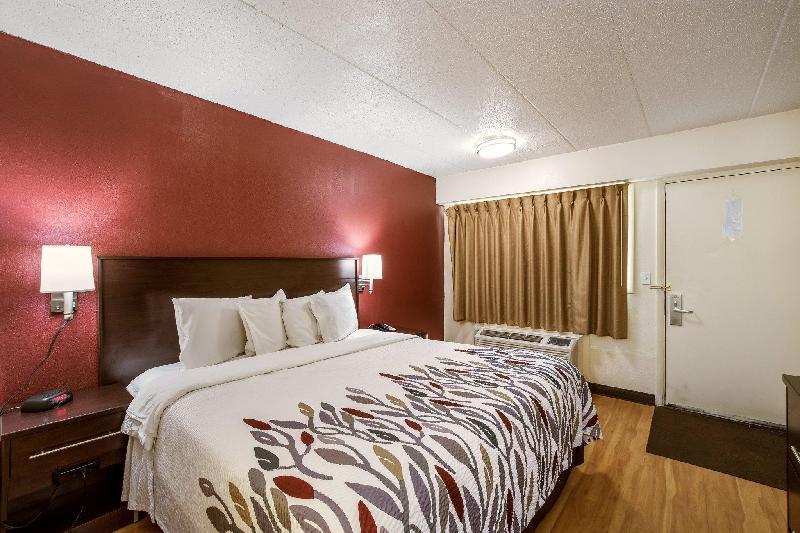 Red Roof Inn Saginaw - Frankenmuth - image 5