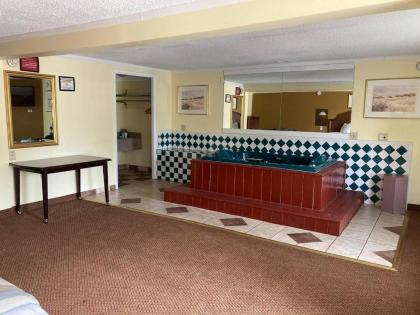 Apple Tree Inn - image 13