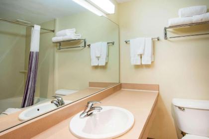 La Quinta by Wyndham St. Albans - image 11