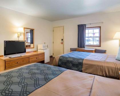 Econo Lodge St. Albans - image 15