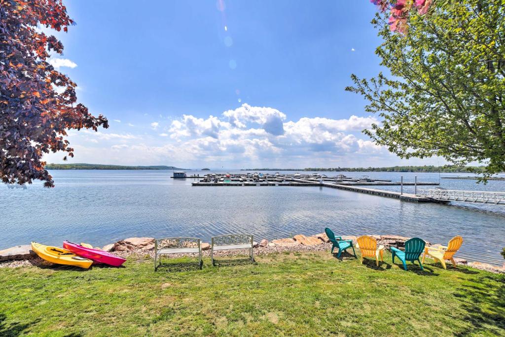 Lake Champlain Home with Decks Kayaks and More - main image