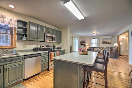 Lake Champlain Home with Decks Kayaks and More - image 10