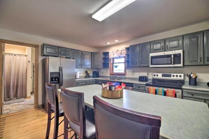 Lake Champlain Home with Decks Kayaks and More - image 8
