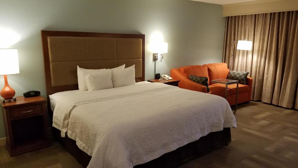 Hampton Inn St. Louis-Airport - image 3