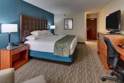 Pear Tree Inn St. Louis Airport - image 13