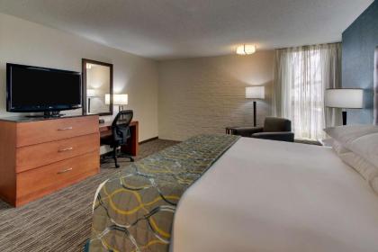Pear Tree Inn St. Louis Airport - image 15