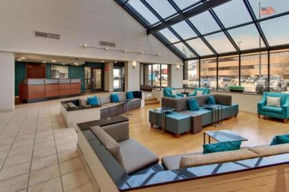 Pear Tree Inn St. Louis Airport - image 3