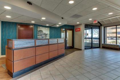 Pear Tree Inn St. Louis Airport - image 8