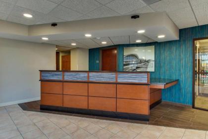 Pear Tree Inn St. Louis Airport - image 9