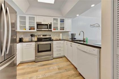 Ocean Village Club G26 2 Bedrooms Heated Pool Sleeps 5 New Remodeled Lanai - image 4