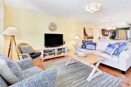 Hibiscus 303-D 2 Bedrooms Ocean View Pool Access Sleeps 5 - image 5