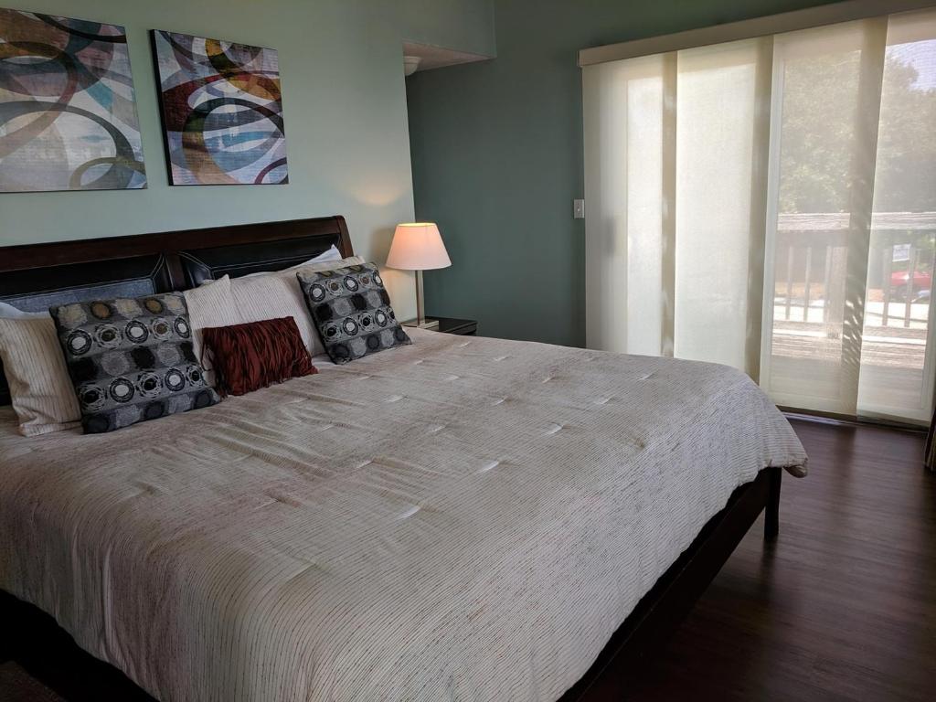 Inn at Camachee Harbor View Suite 29 - main image