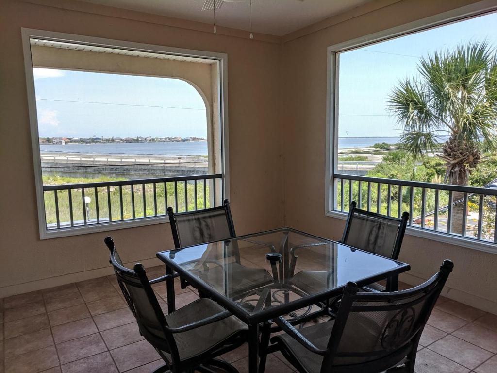 Inn at Camachee Harbor Deluxe Suite 25 - image 5