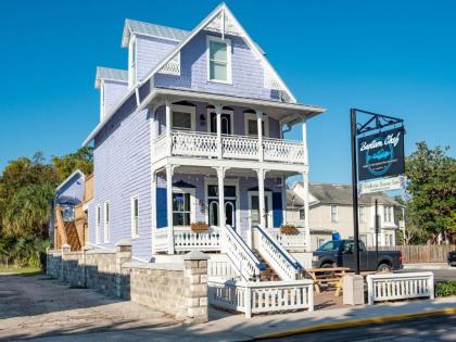 Updated Historic Home with 2 Units & Private Balcony home Saint Augustine