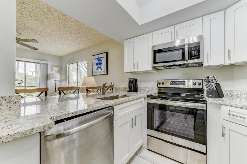 Ocean Village Club B14 1 BR Ground Floor Lanai Sleeps 4 WiFi - image 6