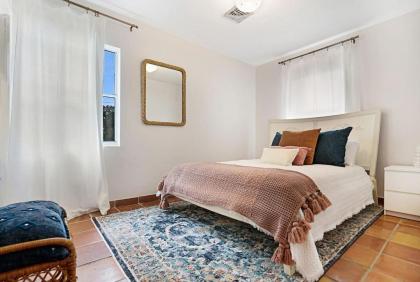 Pink House Prime Location! Walk to DT Pets OK!