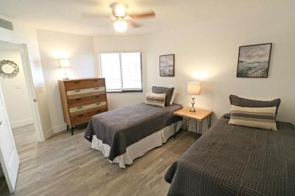 Ocean Village Club J33 - image 11