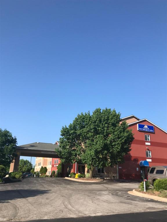Americas Best Value Inn and Suites Saint Charles - main image