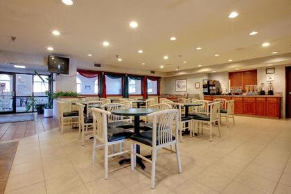 Americas Best Value Inn and Suites Saint Charles - image 12
