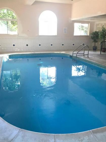 Americas Best Value Inn and Suites Saint Charles - image 4