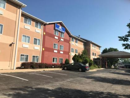 Americas Best Value Inn and Suites Saint Charles - image 8