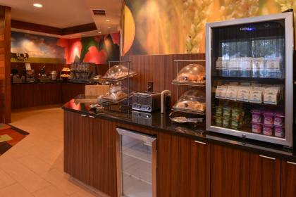 Fairfield Inn St. Louis St. Charles - image 7