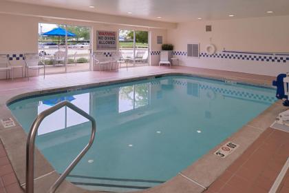 Fairfield Inn St. Louis St. Charles - image 8