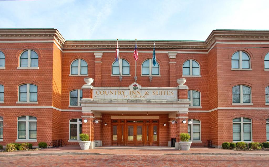 Country Inn & Suites by Radisson St. Charles MO - main image