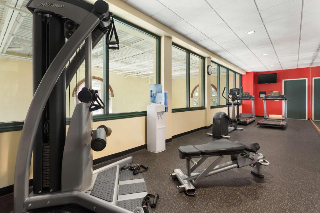 Country Inn & Suites by Radisson St. Charles MO - image 7