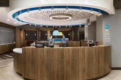 Tru by Hilton St. Charles St. Louis - image 13
