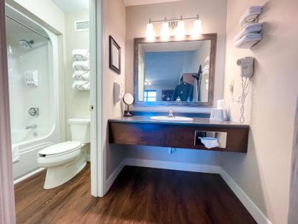 Budget Lodging by Pinemark - image 12