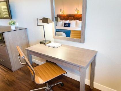 Budget Lodging by Pinemark - image 13