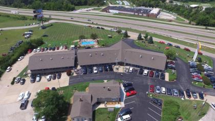 Budget Lodging by Pinemark - image 7