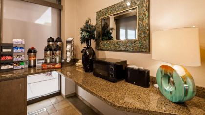 Best Western Plus Kelly Inn - image 7