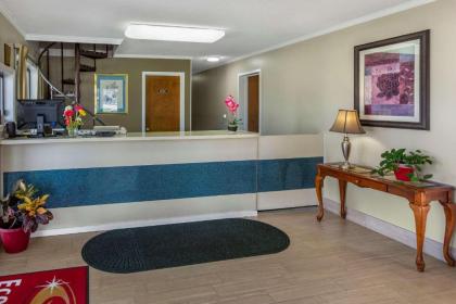 Econo Lodge Saint George - image 13