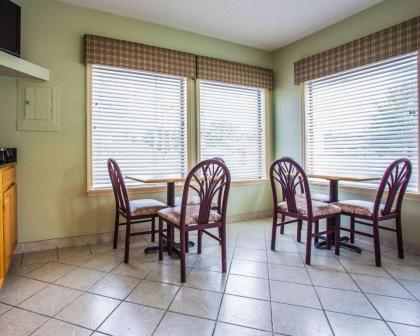 Econo Lodge Saint George - image 6
