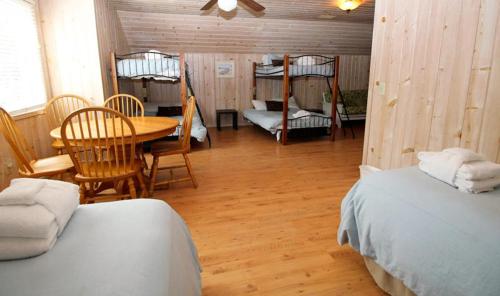 705 Silverside - Eight Bedroom House - image 4