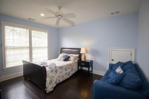 778 Marlin Drive - Six Bedroom House - image 4