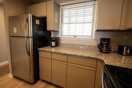 737 North Hampton - image 3