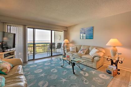 Condo with Pool Access - half Mi to Harbor Island Beach - image 3