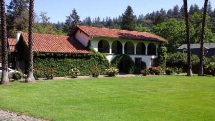 Spanish Villa Inn - image 10