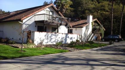 Spanish Villa Inn - image 21