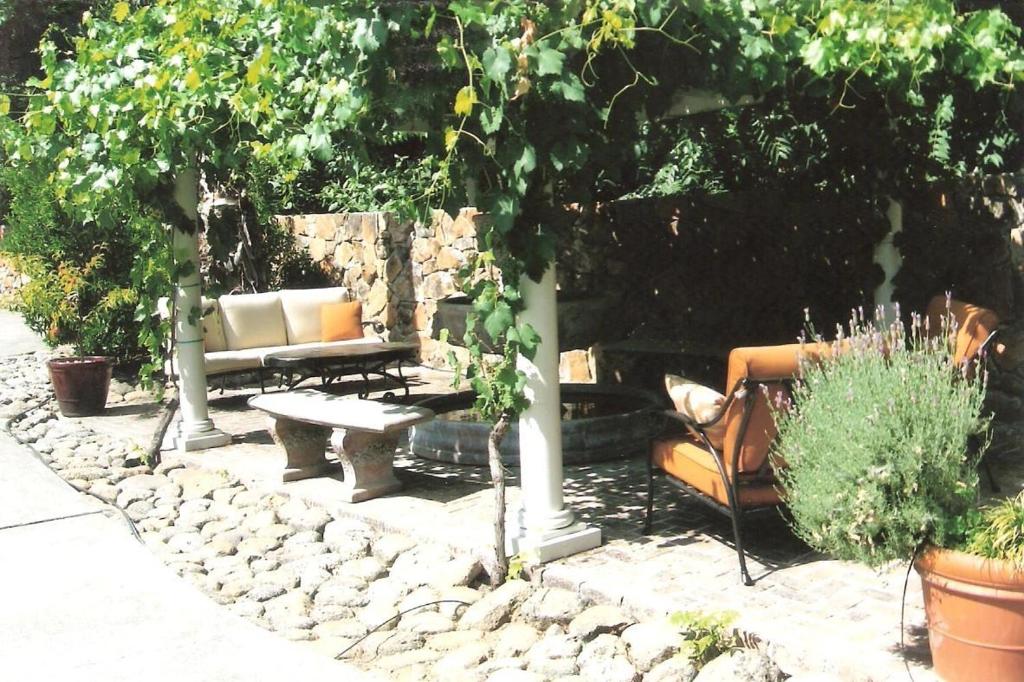 Spanish Villa Inn - image 4