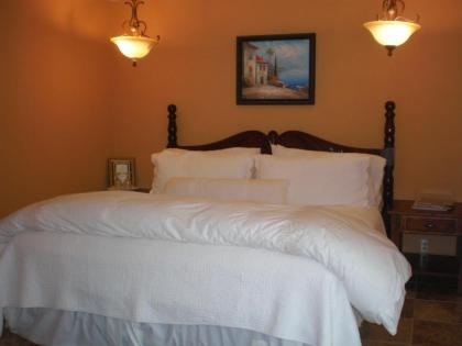 Spanish Villa Inn - image 9