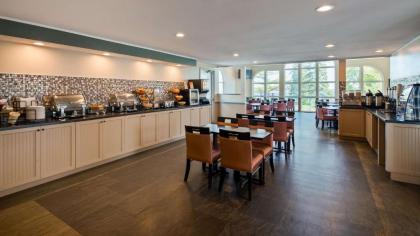 Best Western Harbour Pointe Lakefront - image 6