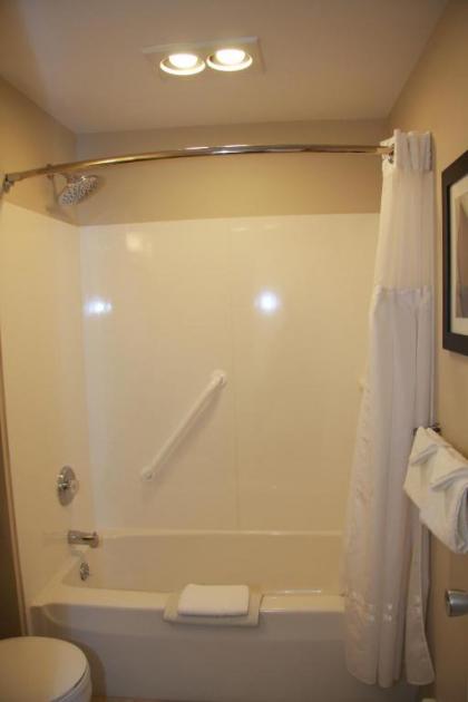 Budget Host Inn & Suites - image 12