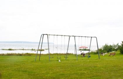 Days Inn & Suites by Wyndham St. Ignace Lakefront - image 5