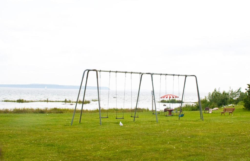 Days Inn & Suites by Wyndham St. Ignace Lakefront - image 5