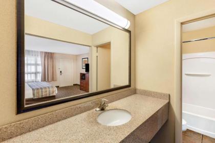 Baymont by Wyndham St. Ignace Lakefront - image 15