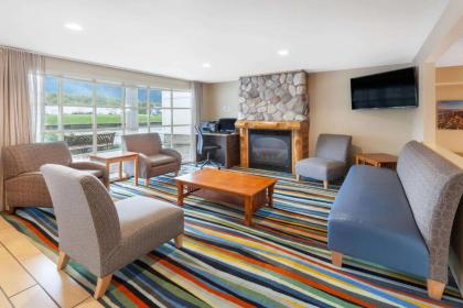 Baymont by Wyndham St. Ignace Lakefront - image 9